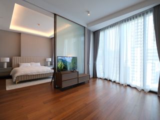 For rent 3 bedrooms condo in Khlong Toei, Bangkok