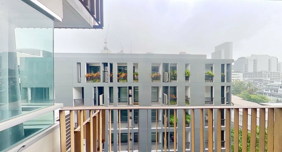 For rent 2 bedrooms condo in Watthana, Bangkok