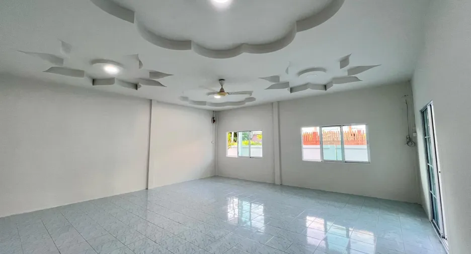 For sale 4 bedrooms house in Cha Am, Phetchaburi