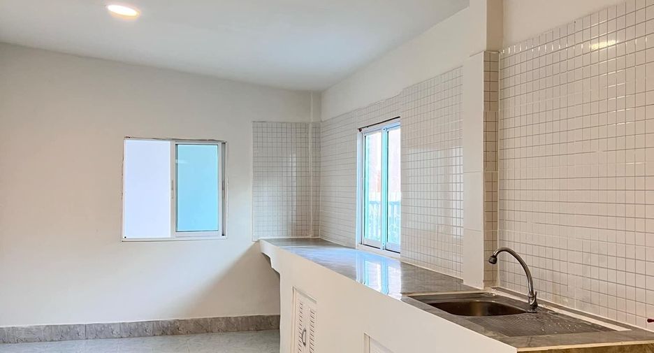 For sale 4 bedrooms house in Cha Am, Phetchaburi