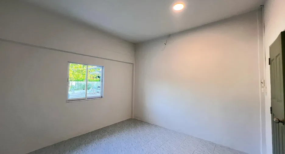For sale 4 bedrooms house in Cha Am, Phetchaburi