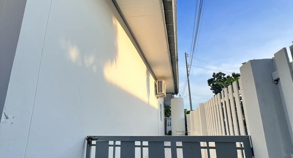 For sale 4 bedrooms house in Cha Am, Phetchaburi
