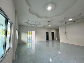 Продажа 4 спальни дом в Ча Ам, Пхетбури