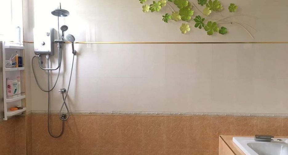 For sale 5 bedrooms house in Bang Lamung, Chonburi