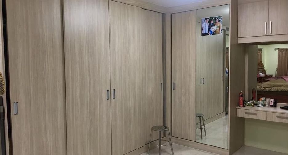 For sale 5 bedrooms house in Bang Lamung, Chonburi