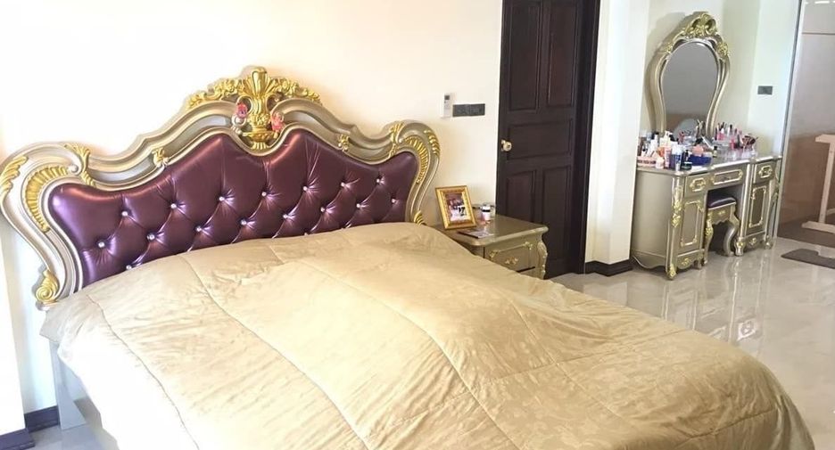 For sale 5 bedrooms house in Bang Lamung, Chonburi