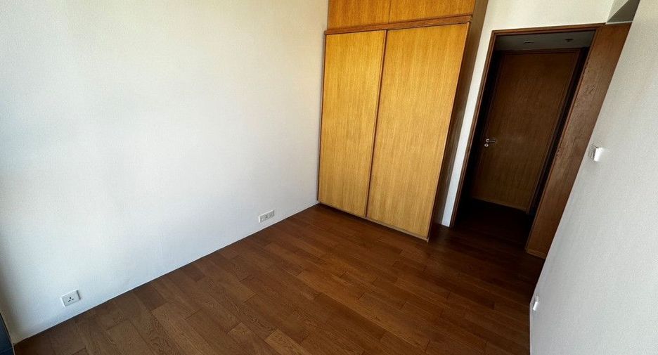 For sale 3 bedrooms condo in Sathon, Bangkok