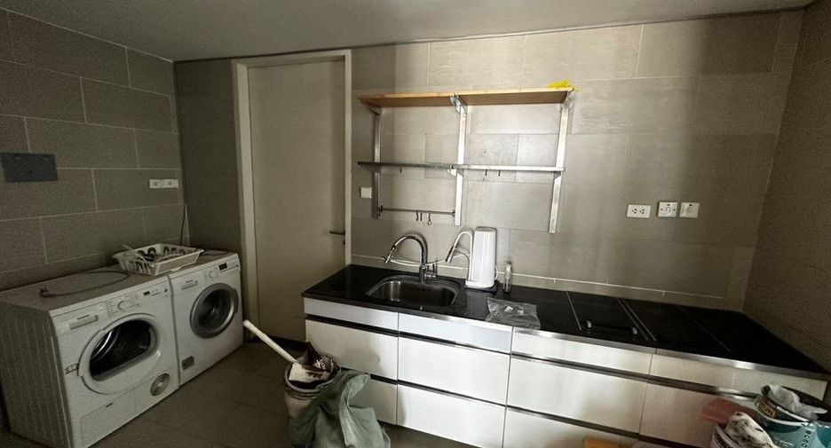 For sale 3 bedrooms condo in Sathon, Bangkok