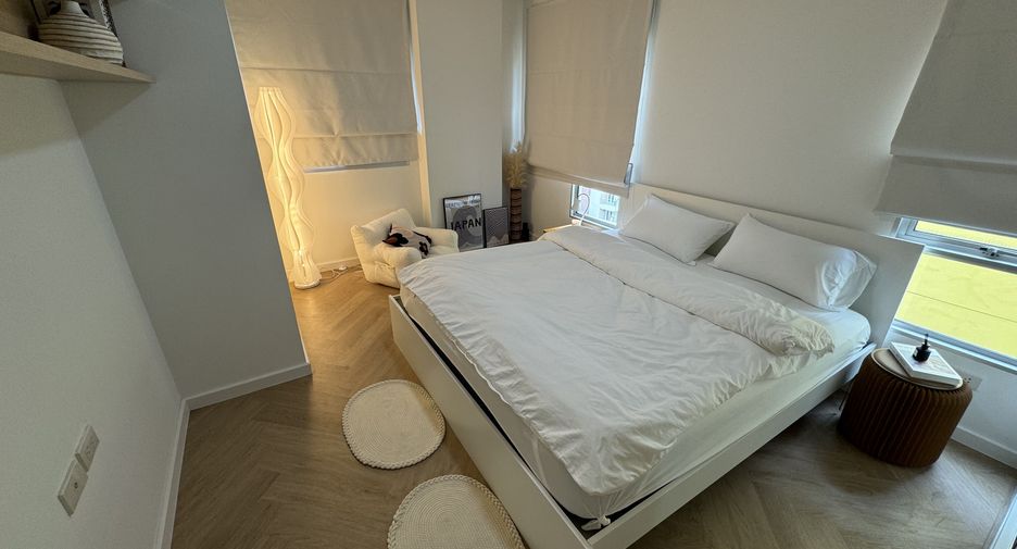 For rent 2 bedrooms condo in Phra Khanong, Bangkok