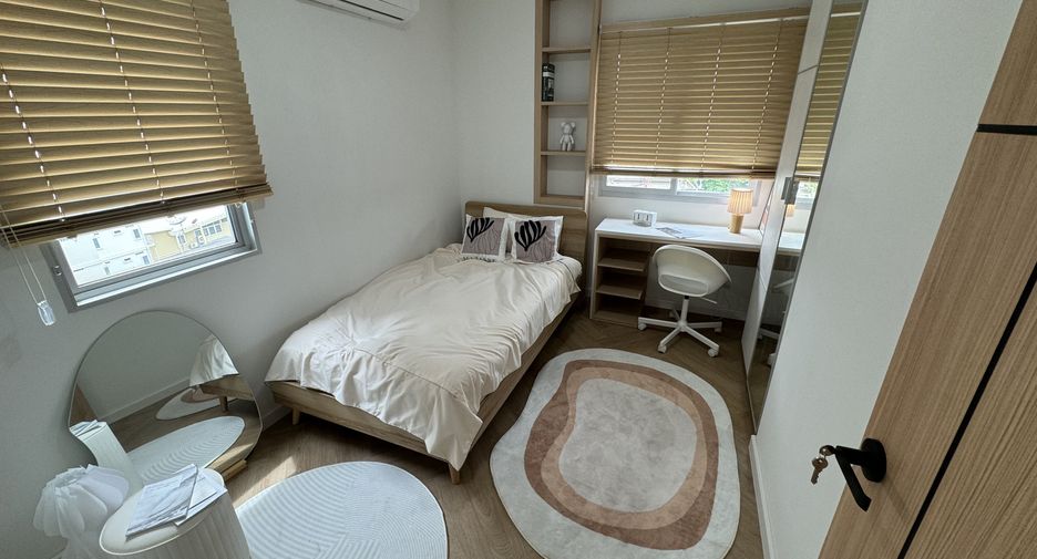 For rent 2 bedrooms condo in Phra Khanong, Bangkok