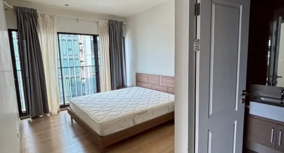 Condo en alquiler de 2 habitaciones en Khlong Toei, Bangkok