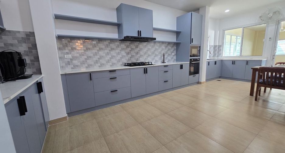 Villa en alquiler de 5 habitaciones en Mueang Phuket, Phuket