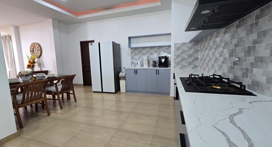 Villa en alquiler de 5 habitaciones en Mueang Phuket, Phuket