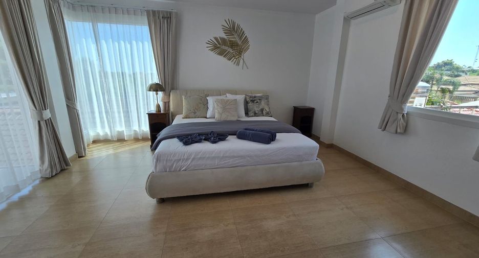 Villa en alquiler de 5 habitaciones en Mueang Phuket, Phuket