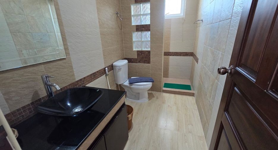 Villa en alquiler de 5 habitaciones en Mueang Phuket, Phuket