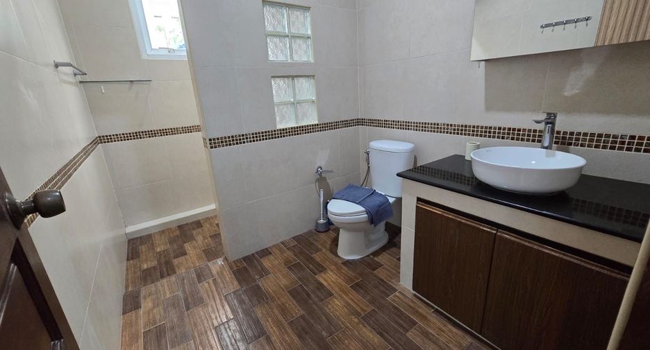 Villa en alquiler de 5 habitaciones en Mueang Phuket, Phuket