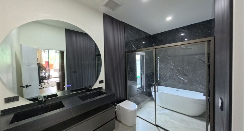 Villa zum Kauf mit 5 Zimmer in Mueang Phuket, Phuket