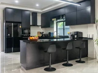 Villa zum Kauf mit 5 Zimmer in Mueang Phuket, Phuket
