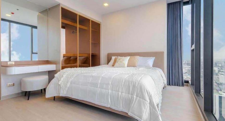 Condo en alquiler de 3 habitaciones en Huai Khwang, Bangkok