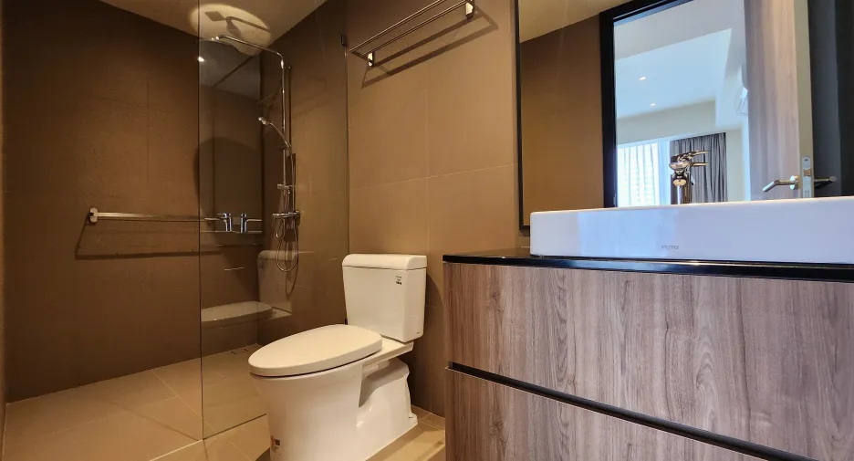 For rent 2 bedrooms apartment in Bang Rak, Bangkok