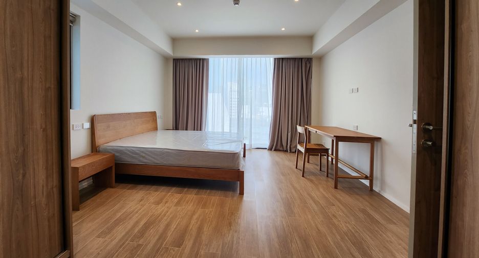 For rent 2 bedrooms apartment in Bang Rak, Bangkok