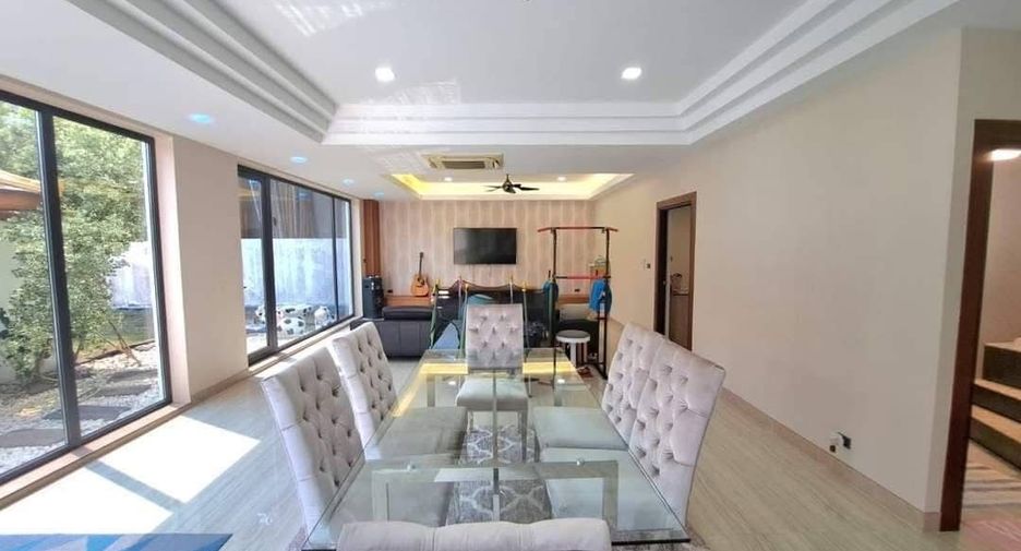 Villa en venta de 9 habitaciones en Bang Lamung, Chonburi