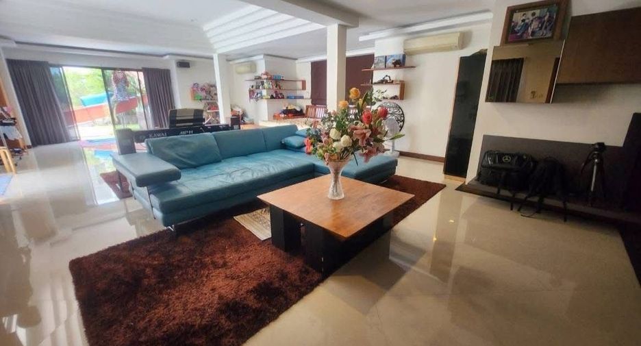 Villa en venta de 9 habitaciones en Bang Lamung, Chonburi