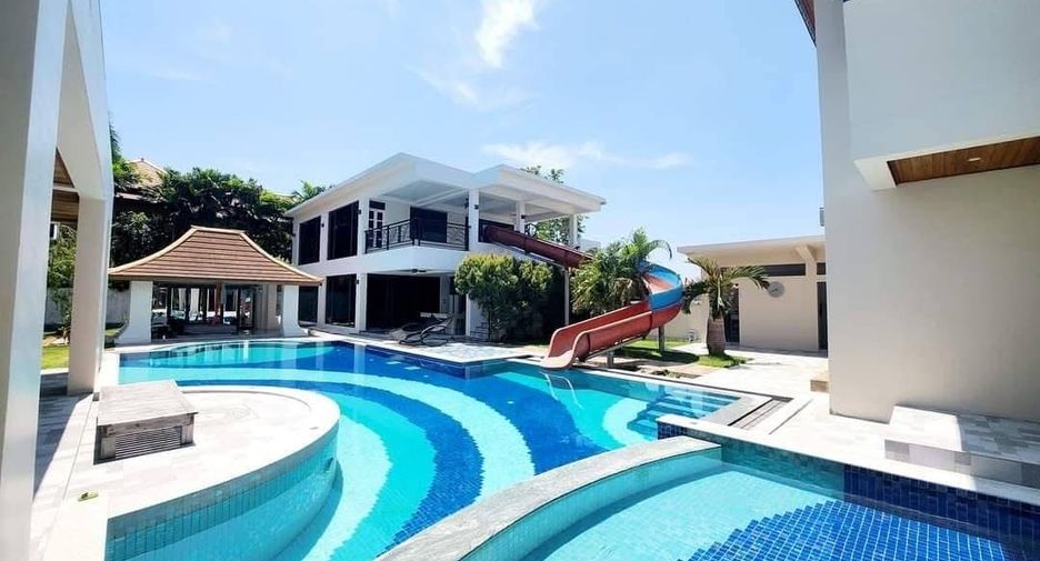 Villa en venta de 9 habitaciones en Bang Lamung, Chonburi