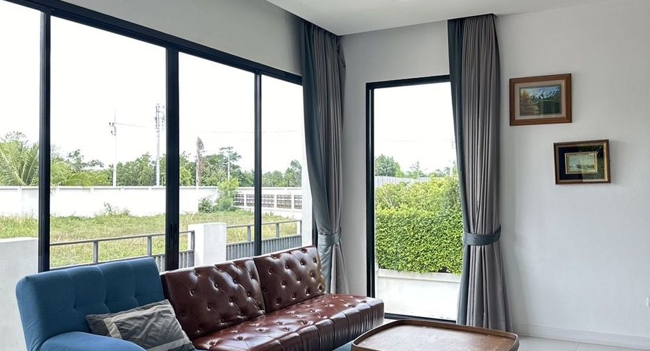 Villa en alquiler de 3 habitaciones en Sattahip, Chonburi
