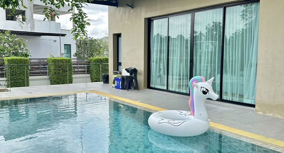 Villa en alquiler de 3 habitaciones en Sattahip, Chonburi