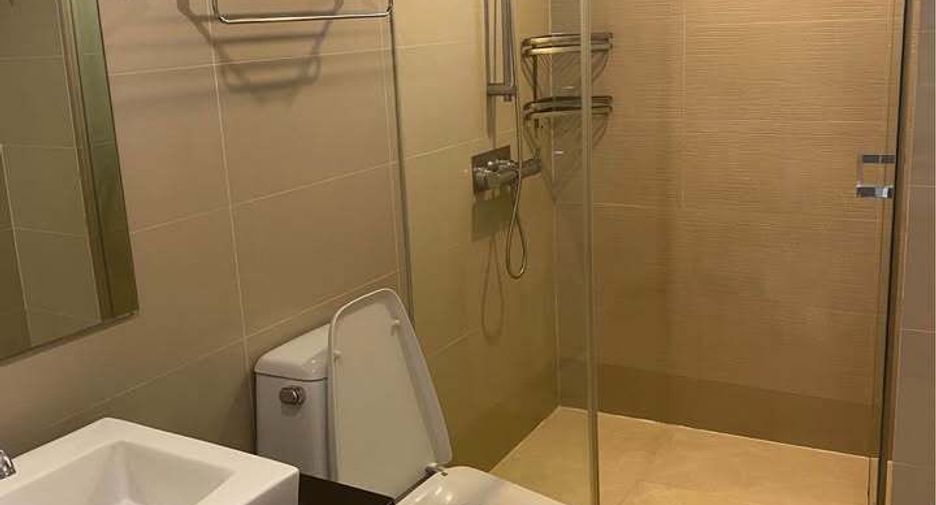 Condo en alquiler de 2 habitaciones en Huai Khwang, Bangkok