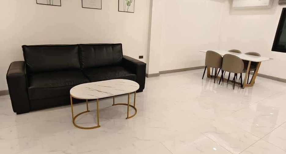 For rent 3 bedrooms townhouse in Bang Lamung, Chonburi