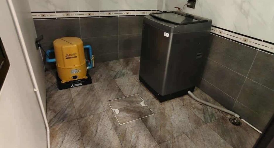For rent 3 bedrooms townhouse in Bang Lamung, Chonburi