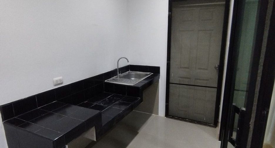For sale 4 bedrooms townhouse in Mueang Samut Prakan, Samut Prakan