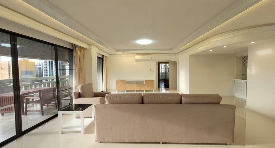 For rent 3 bedrooms apartment in Pathum Wan, Bangkok