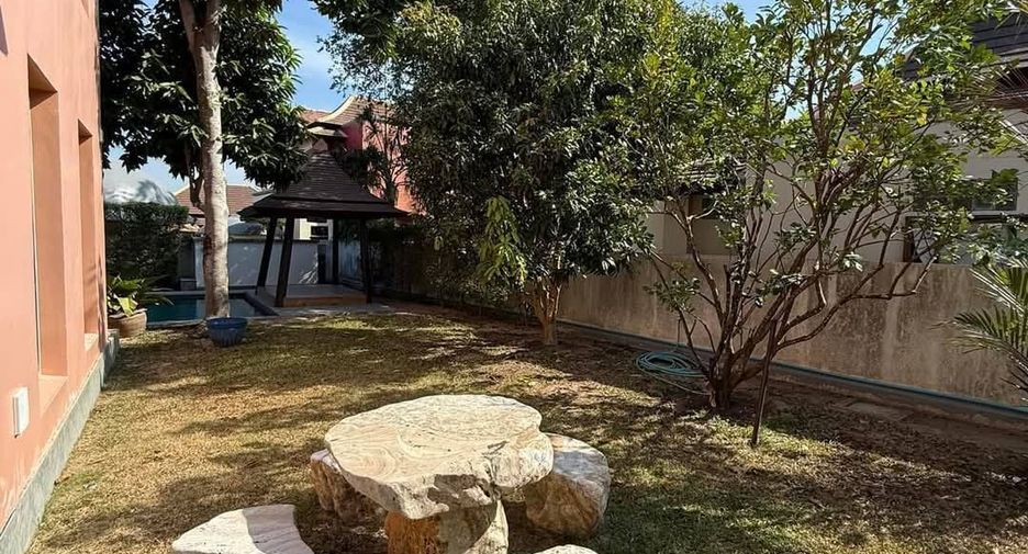 For rent 5 bedrooms villa in Bang Lamung, Chonburi