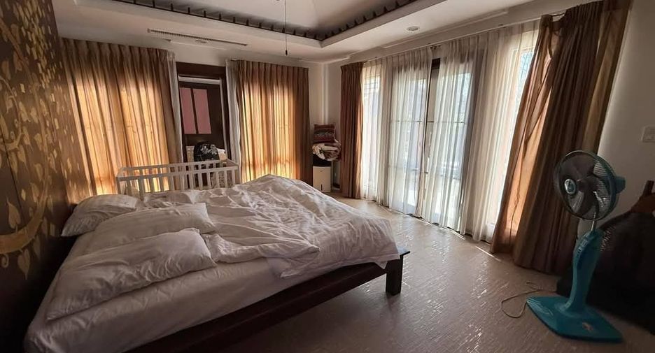 For rent 5 bedrooms villa in Bang Lamung, Chonburi