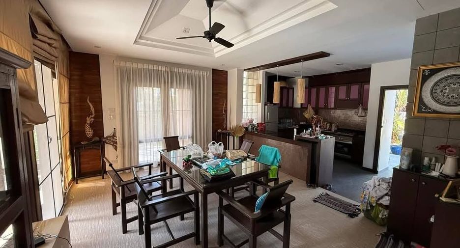 For rent 5 bedrooms villa in Bang Lamung, Chonburi