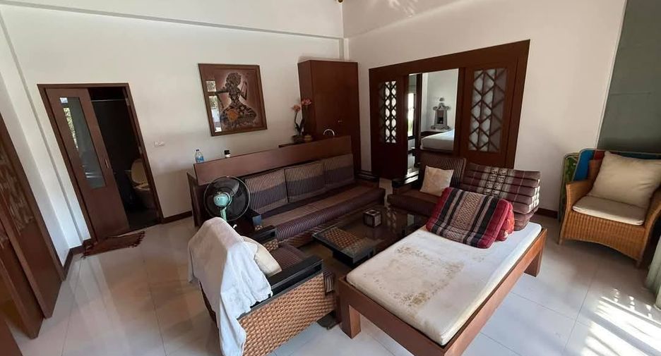 For rent 5 bedrooms villa in Bang Lamung, Chonburi
