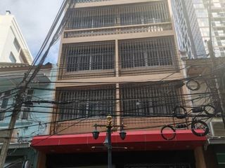 For rent 4 ベッドルーム townhouse in Bang Rak, Bangkok