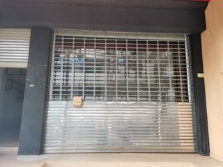For rent 4 ベッドルーム townhouse in Bang Rak, Bangkok