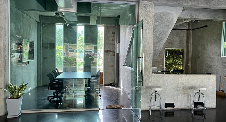 For sale 2 bedrooms retail Space in Bang Lamung, Chonburi