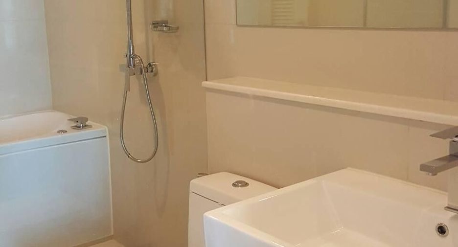 For rent 1 bed condo in Watthana, Bangkok
