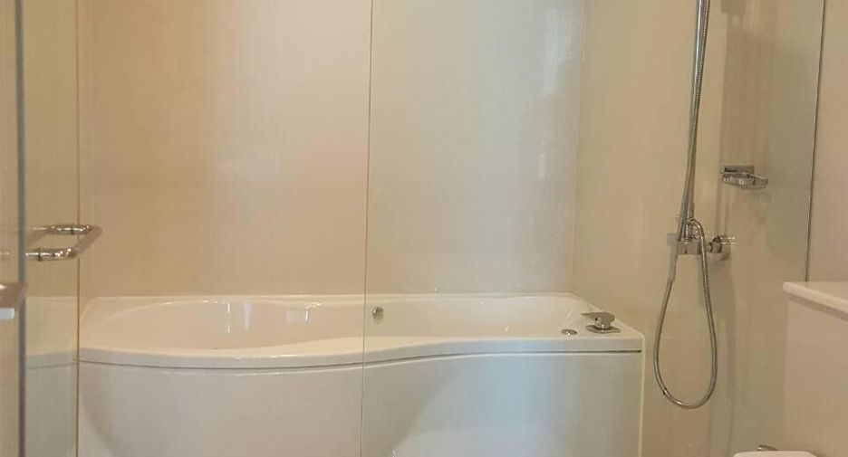 For rent 1 bed condo in Watthana, Bangkok