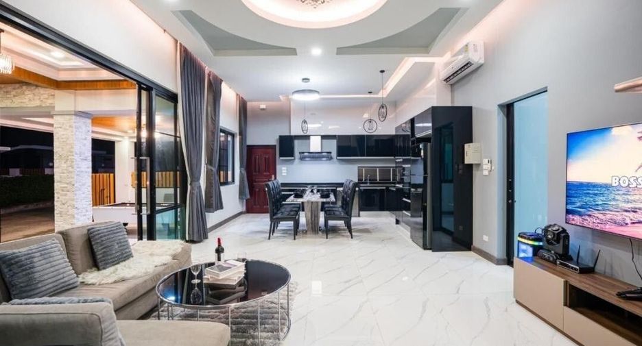 For rent 3 bedrooms villa in Sattahip, Chonburi