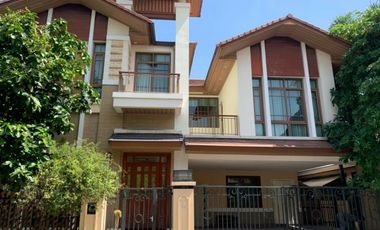 出租 4 卧室 独立屋 在 Watthana, 曼谷