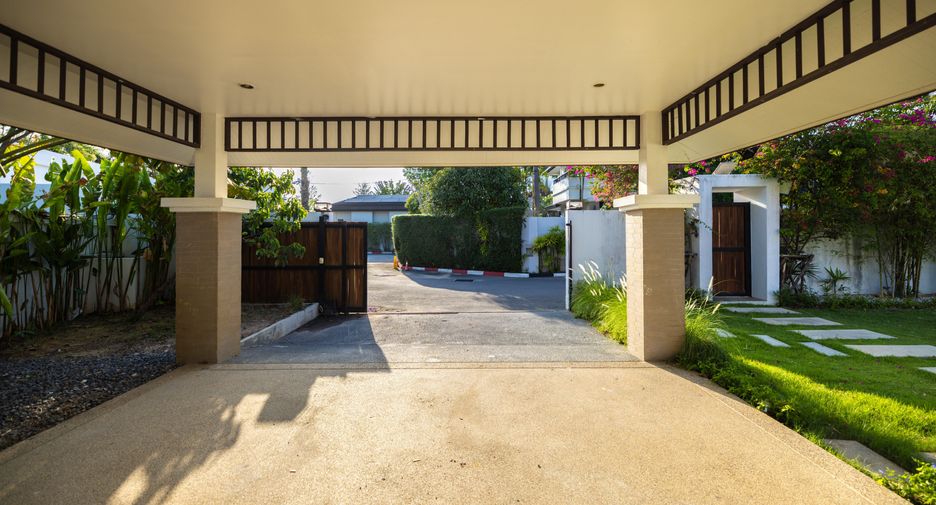 For rent 5 bedrooms villa in Thalang, Phuket