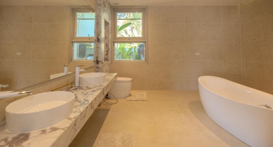 For rent 5 bedrooms villa in Thalang, Phuket