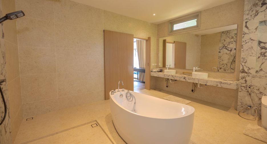 For rent 5 bedrooms villa in Thalang, Phuket