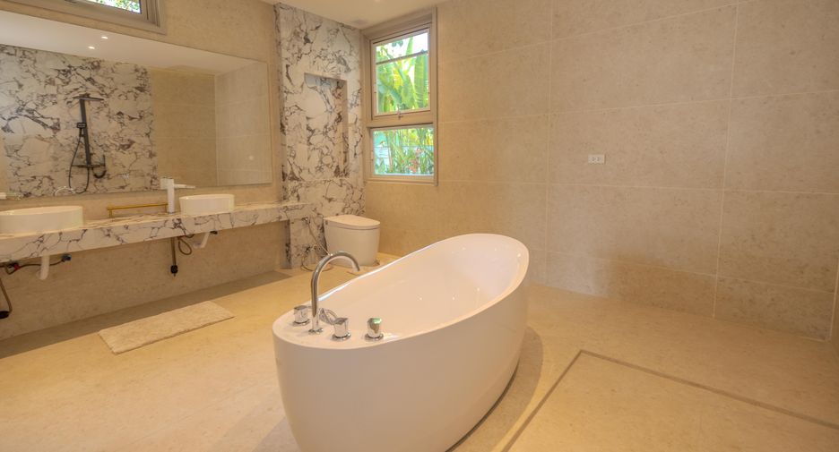 For rent 5 bedrooms villa in Thalang, Phuket